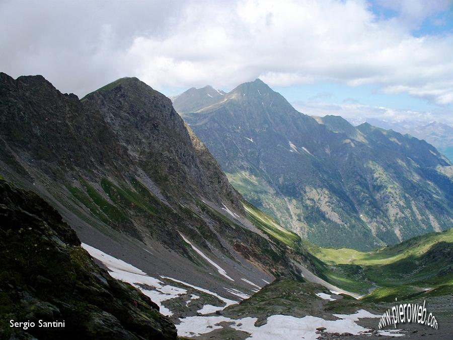 14 Dal P. Demignone verso la Valtellina.JPG